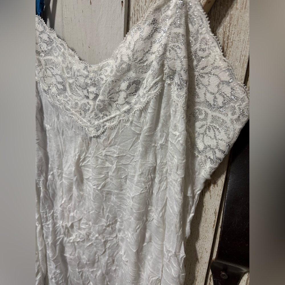 Vintage Vanity Crinkle Metallic Tank Tops - Picture 3 of 5